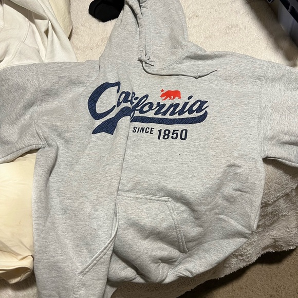 medium California sweatshirt - Picture 1 of 1
